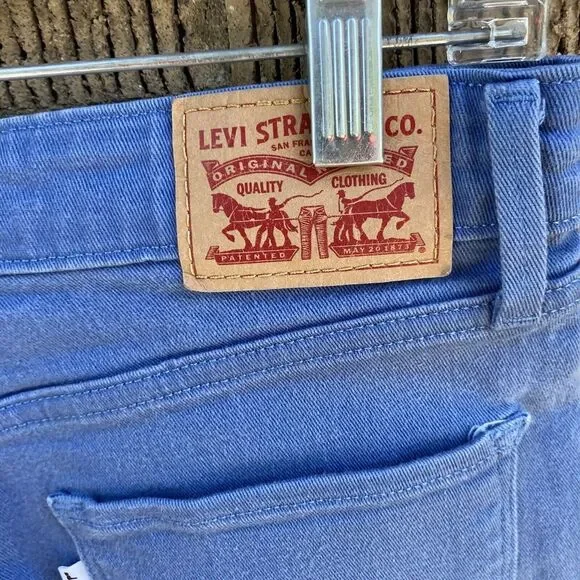 Women's Size 27 Levi's Stretch Dyed Blue Color Flooded Capri Ankle Jean Pants - Picture 1 of 8